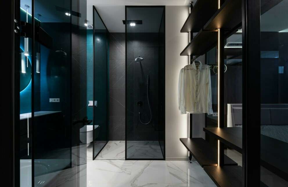 Minimalist Closet